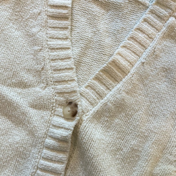 Abercrombie and Fitch Cream Button-Up Cardigan - Picture 2 of 5
